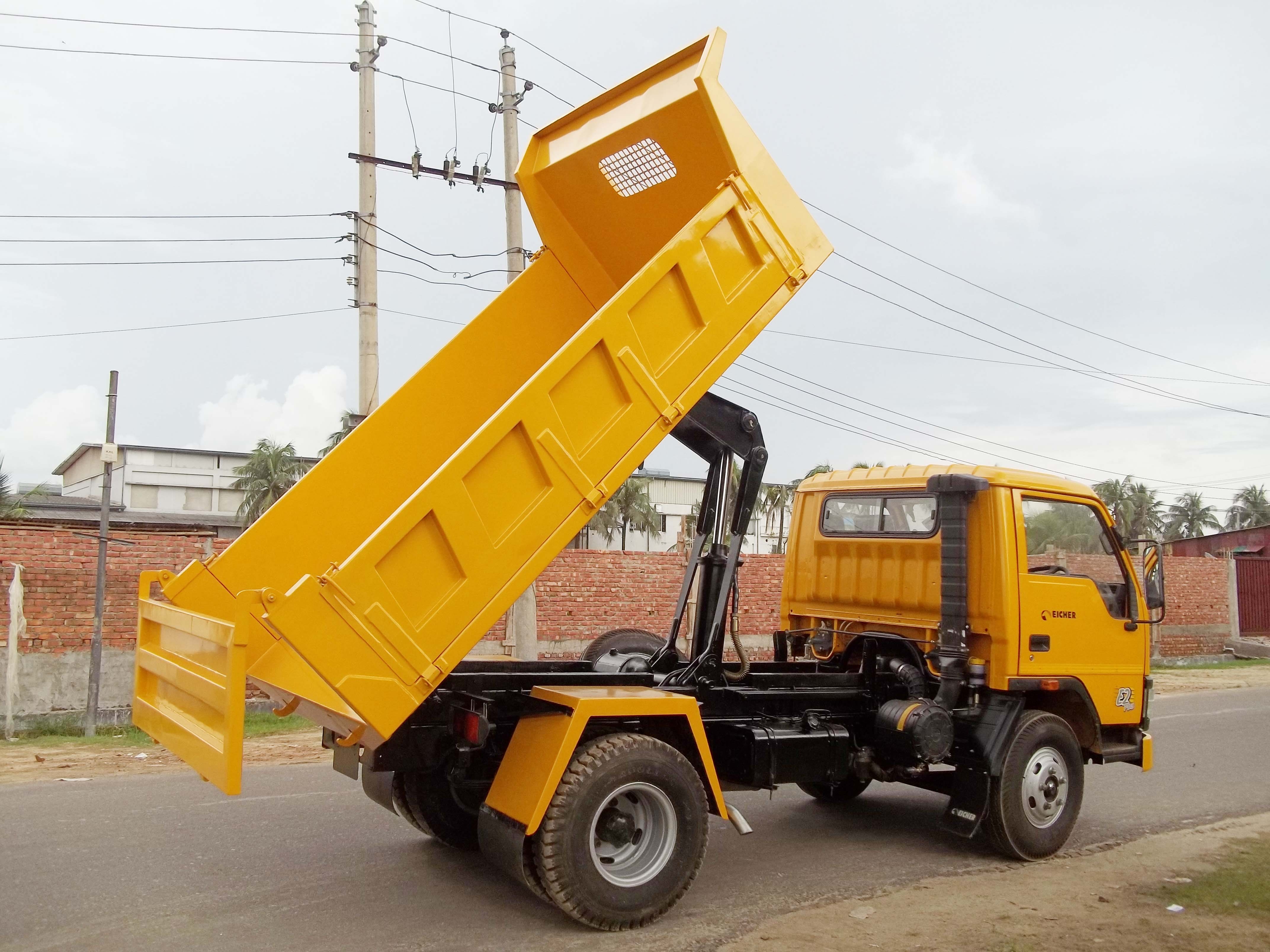 DUMP TRUCK (VARIOUS SIZES)